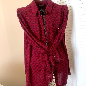 Red scalloped pattern blouse